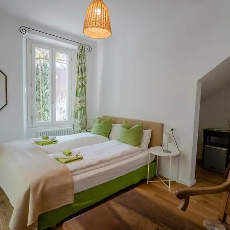 לינה וארוחת בוקר Monte Bianco מנדלו דל לאריו